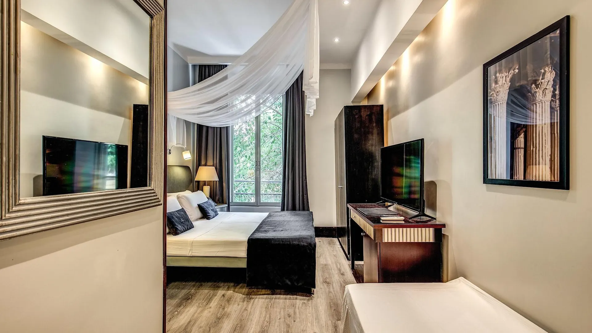 Hotel Giuggioli Rome 3*,