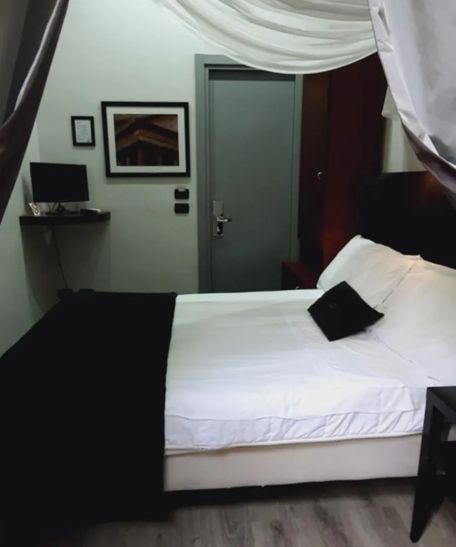 Hotel Giuggioli Rome 3*,