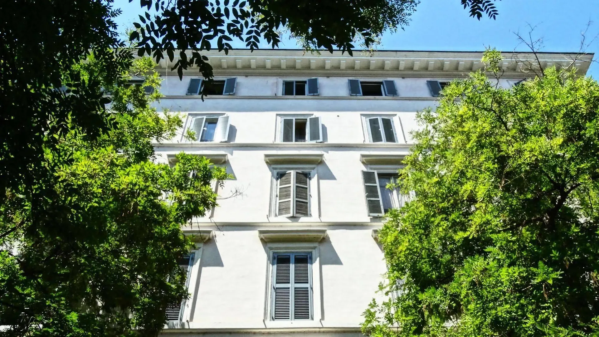 Hotel Giuggioli Rome 3*,